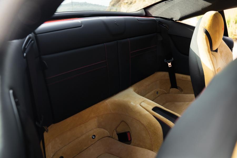 Детали интерьера Ferrari California T The Readhead (227523) 2017 года  (фото 16 из 23)